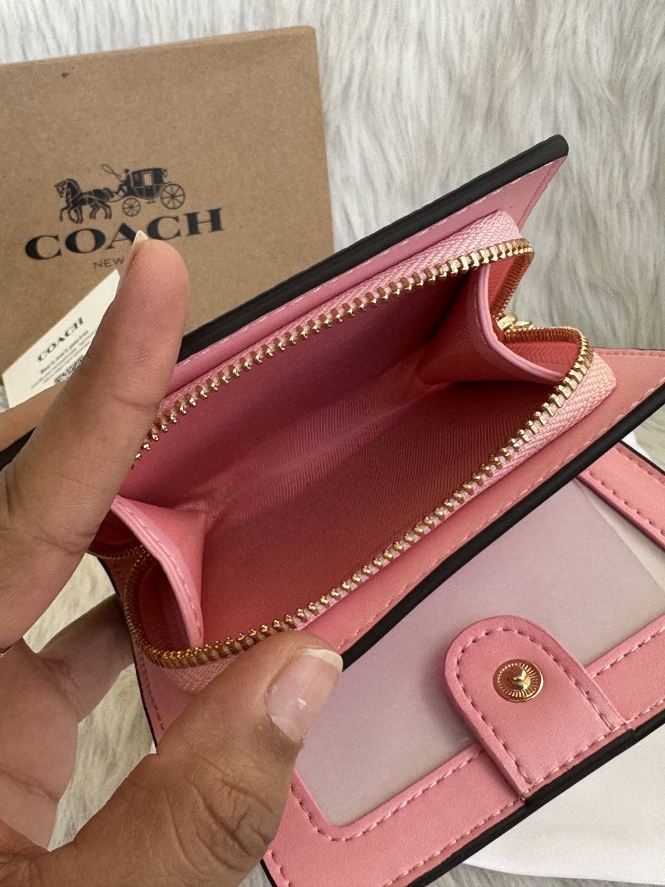 Coach_Snap_Wallet_Pink_Edition_Coded_With_OriginalBox_DustCover_Tags