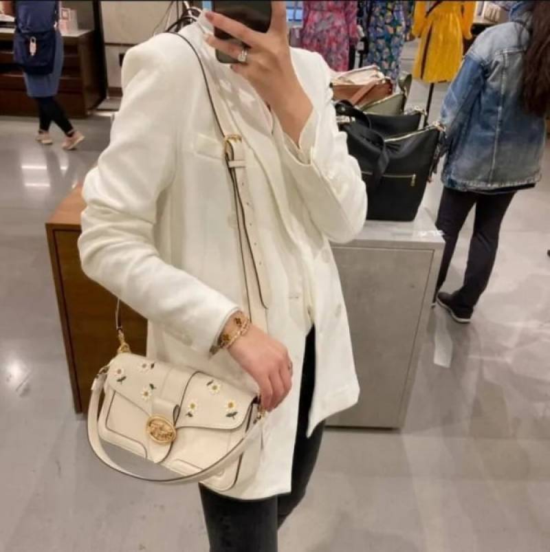 Coaach Georgie Signature Shoulder Bag With OG Box & Dust Bag (White - 535)