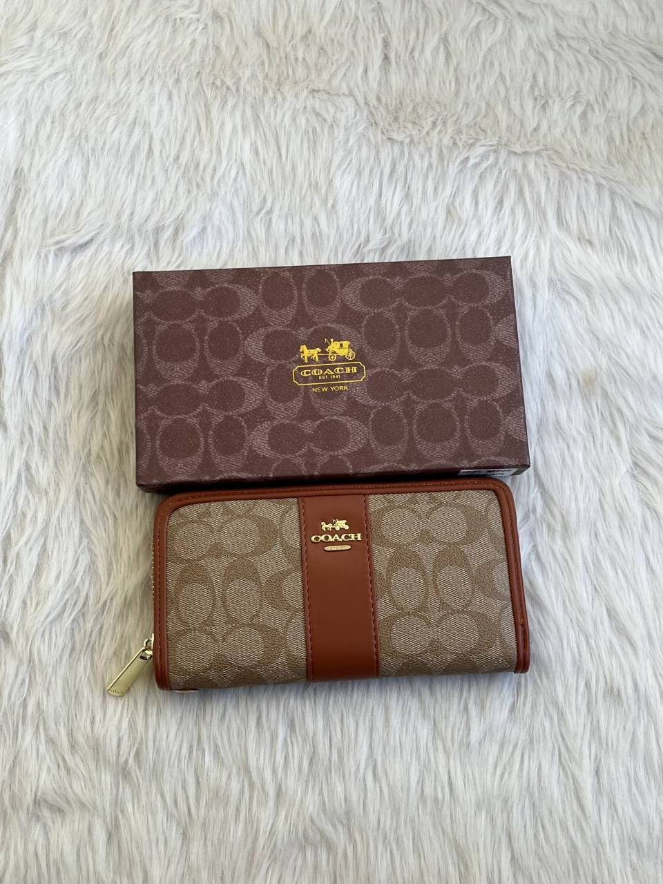 Coacch 127 BR Long Zippy Wallet With OriginalBox