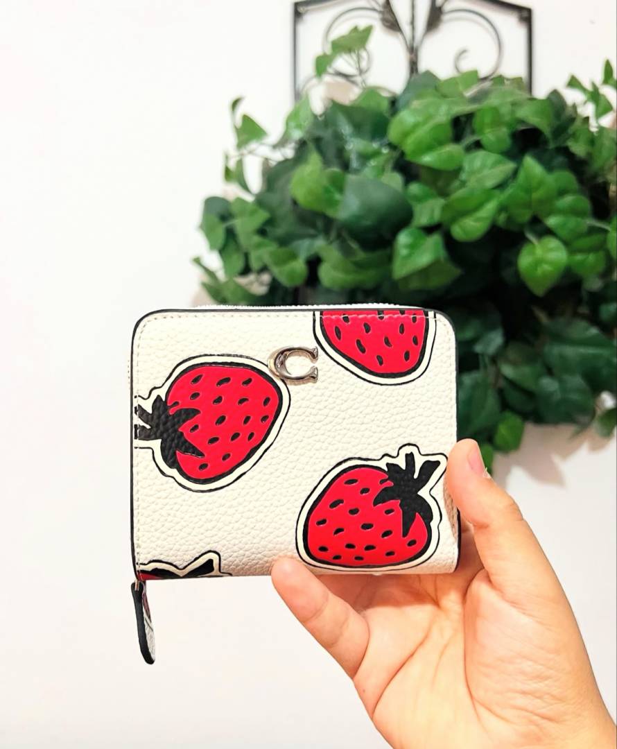 Coach_Premium_Strawberry_Emboss_Highend_Wallet_With_OriginalBox_DustCover_Packing