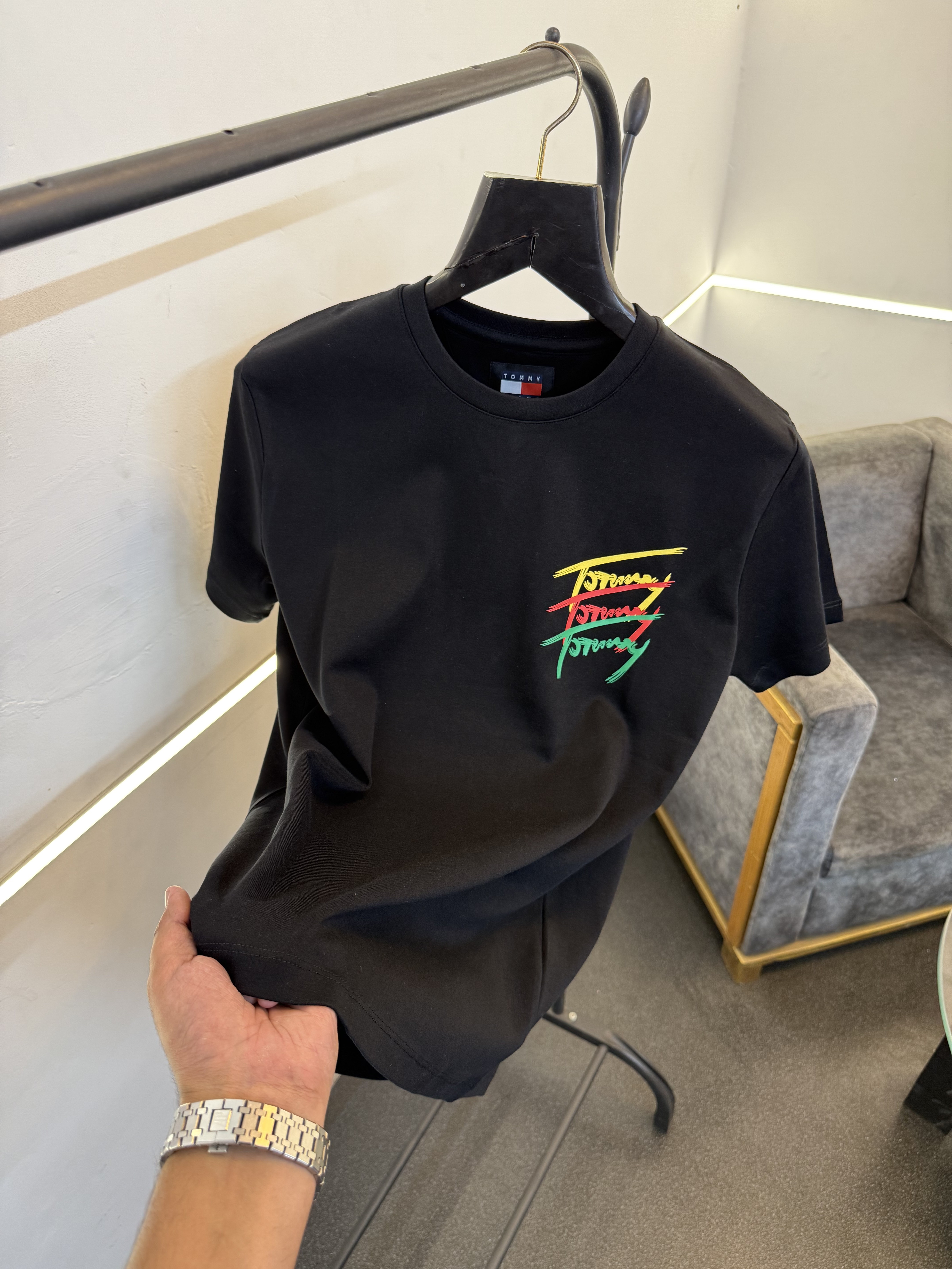 Tommy hilfigar round neck imported tshirt black sale