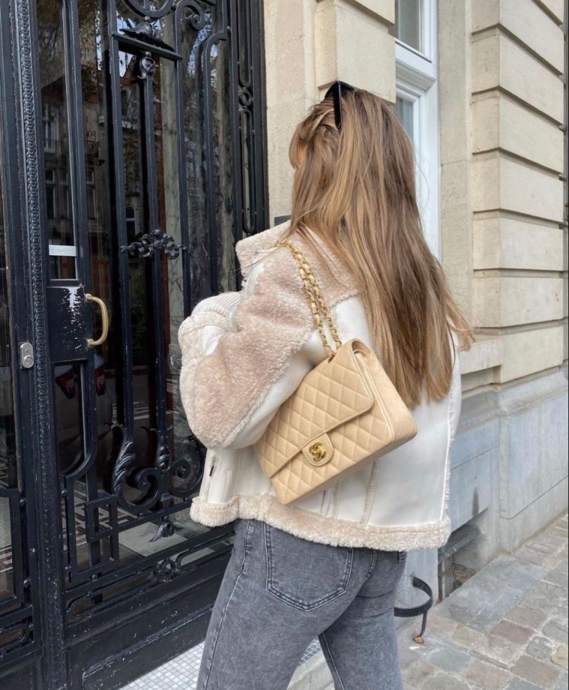 Chennel_Jumbo_Classic_Flap_Beige_With_OriginalBox
