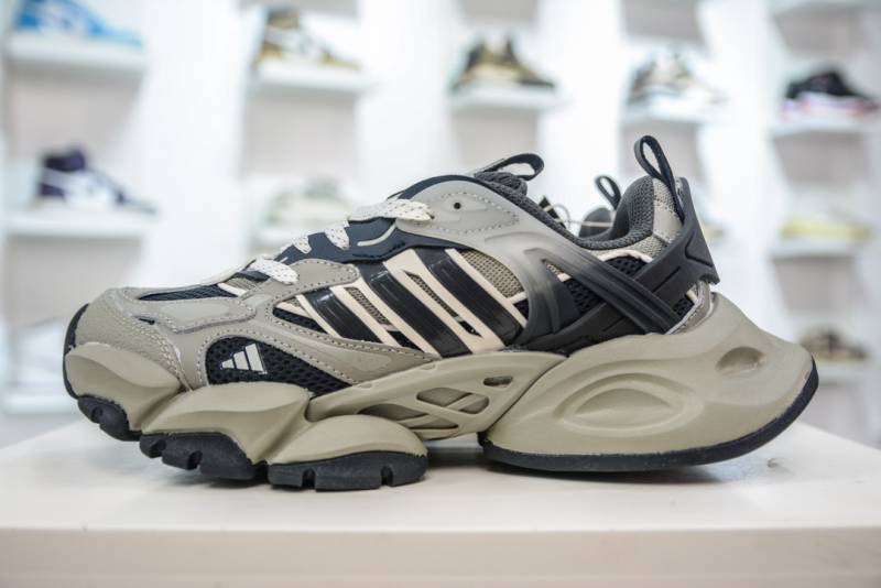 ADIDDAS XLG RUNNER DELUXE GREY