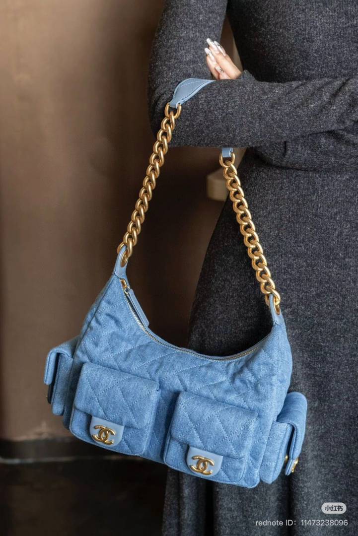 Chennel_CB_Denim_Blue_Cargo_ShoulderBag_With_DustCover_CarryBag