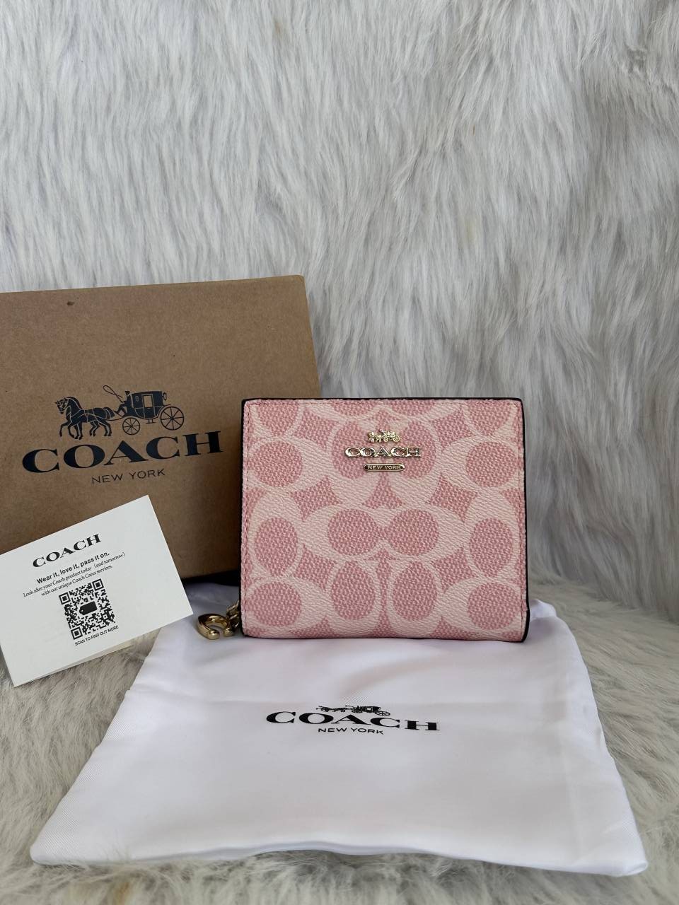 Coatch_Snap_Wallet_Pink_Edition_Coded_With_OriginalBox_DustCover_Tags