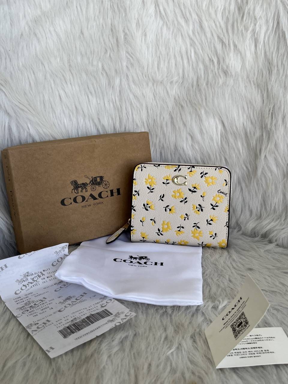 Coach_Billfold_Coded_Floral_Wallet_With_OriginalBox_DustCover_Premium