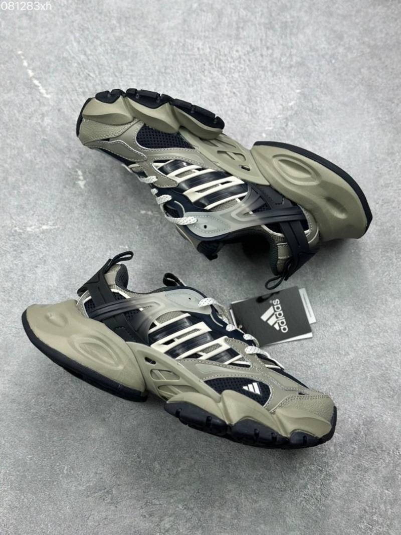 ADIDDAS XLG RUNNER DELUXE GREY