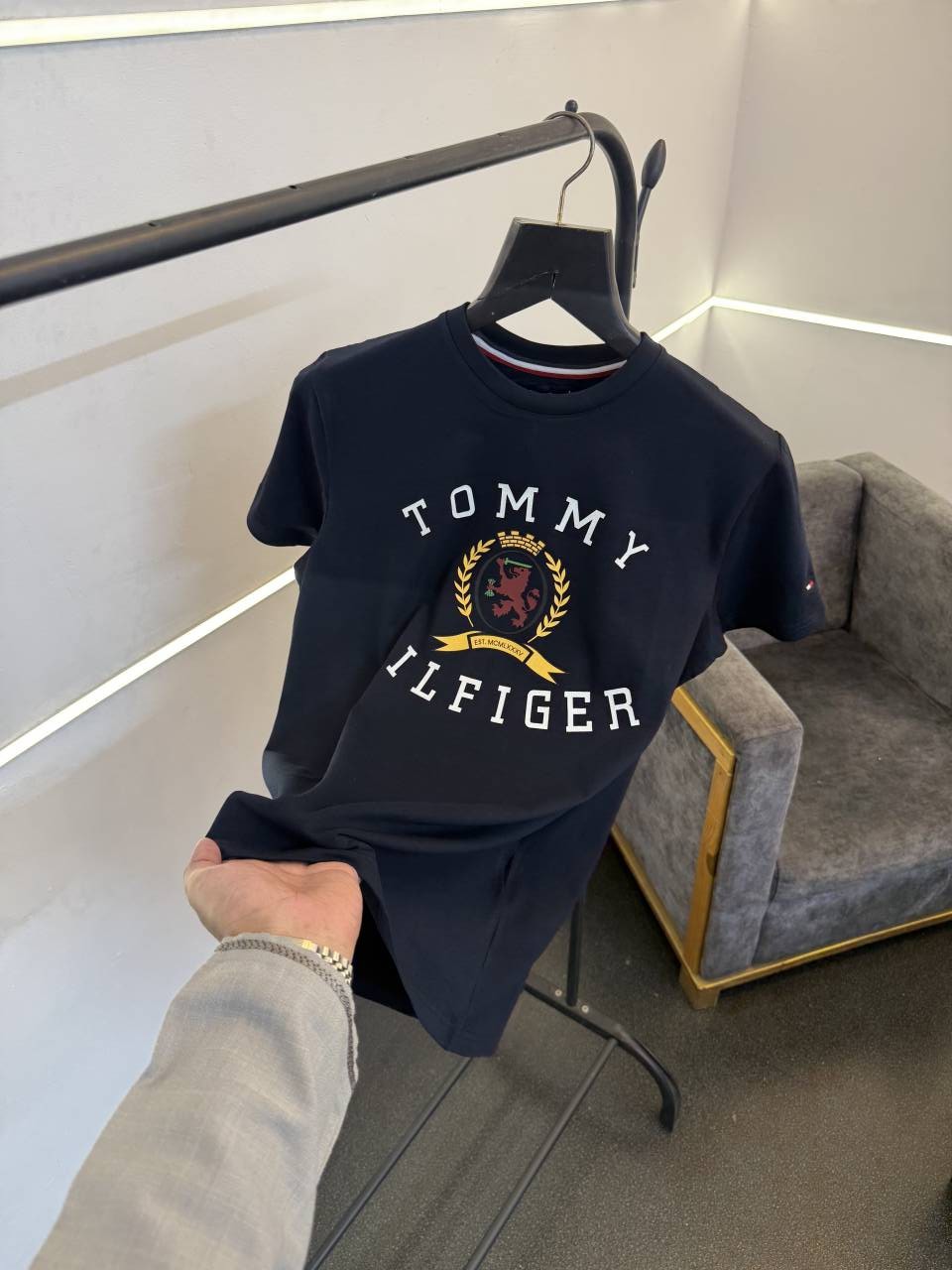 Tommy hilfigar navy blue imported round neck tshirt