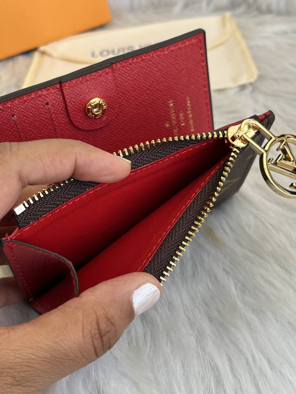 Loius Vutton_Lisa_Inside-Red_Flap_Wallet_With_OriginalBox_DustCover_Booklet_Highend
