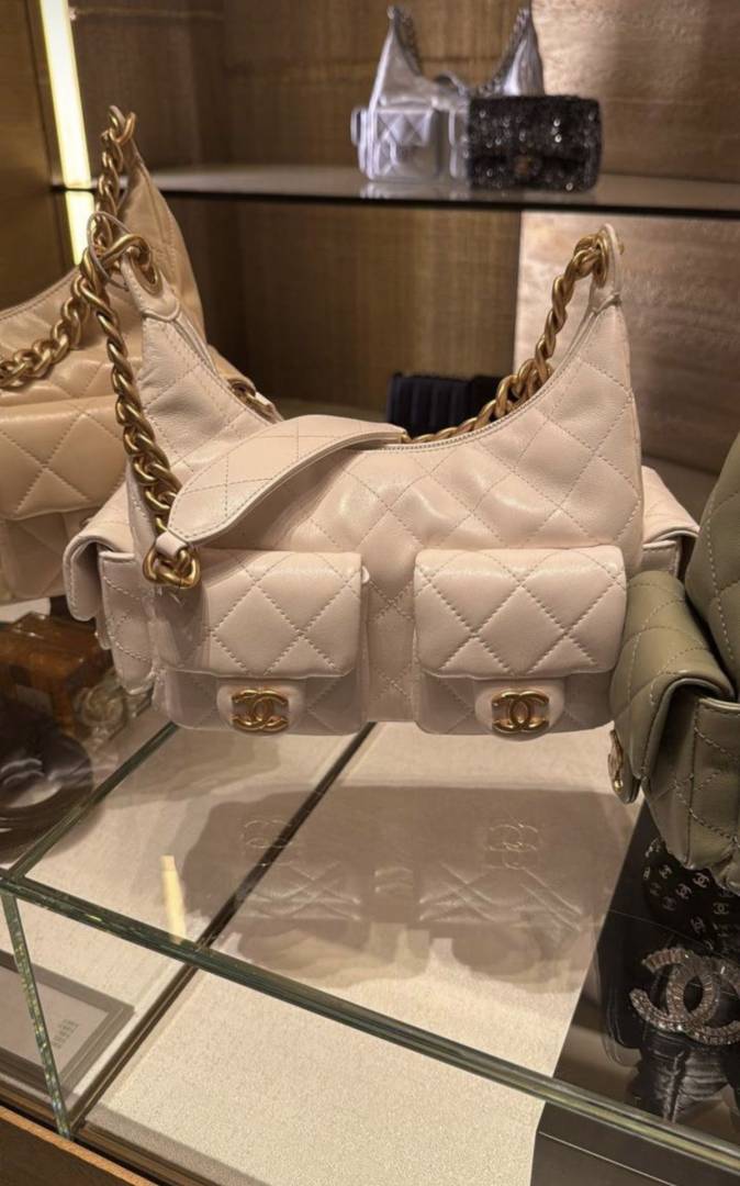 Chaneel_CB_Cargo_Shoulder_Hobo_Leather_White_With_DustCover_CarryBag