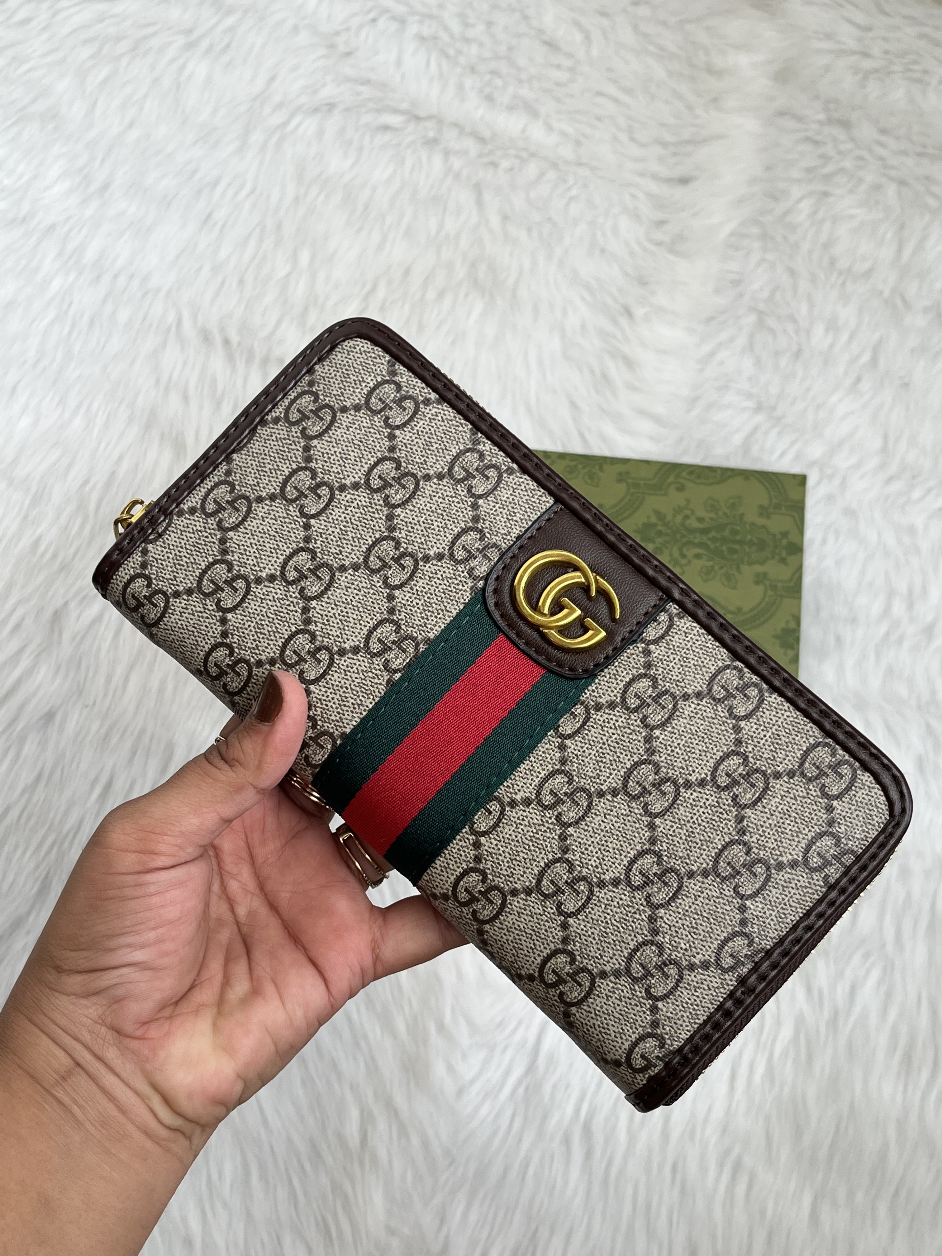 Guchi_88_Zippy_Wallet_With_Original_Box