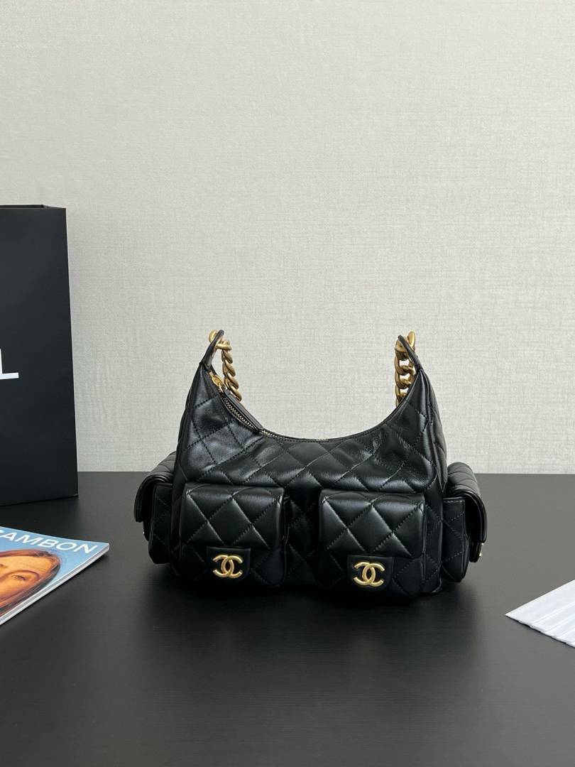 Chennel_CB_Cargo_Shoulder_Hobo_Leather_Black_With_DustCover_CarryBag