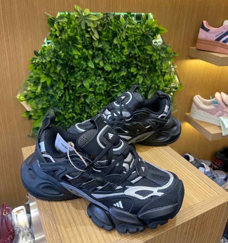 Adidas_Vento_XLG_Runner_Deluxe_Black