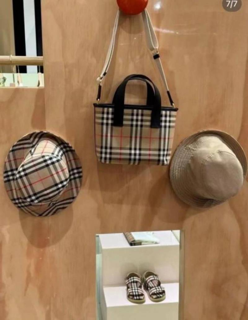 Burbberry Classic Check Tote Hand Bag With OG Box & Dust Bag (Checks - 1154)