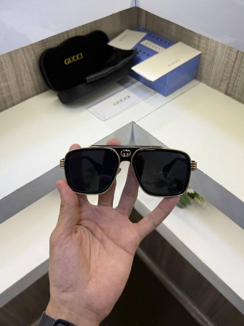 Guchi 1295 Gold Black sunglass