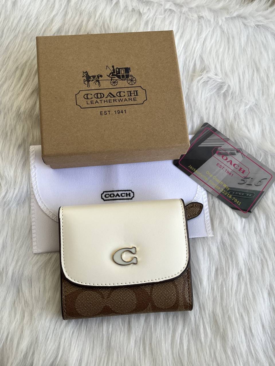 Coach_114_Trifold_Wallet_With_OriginalBox_DustCover_Card
