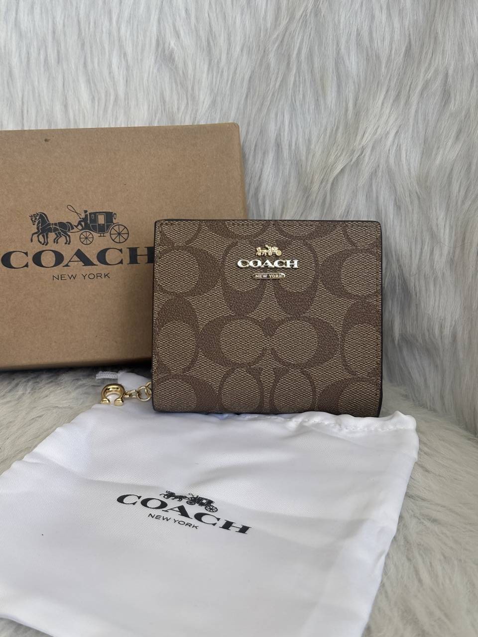 Coatch_Snap_Wallet_Apricot_Edition_Coded_With_OriginalBox_DustCover_Tags
