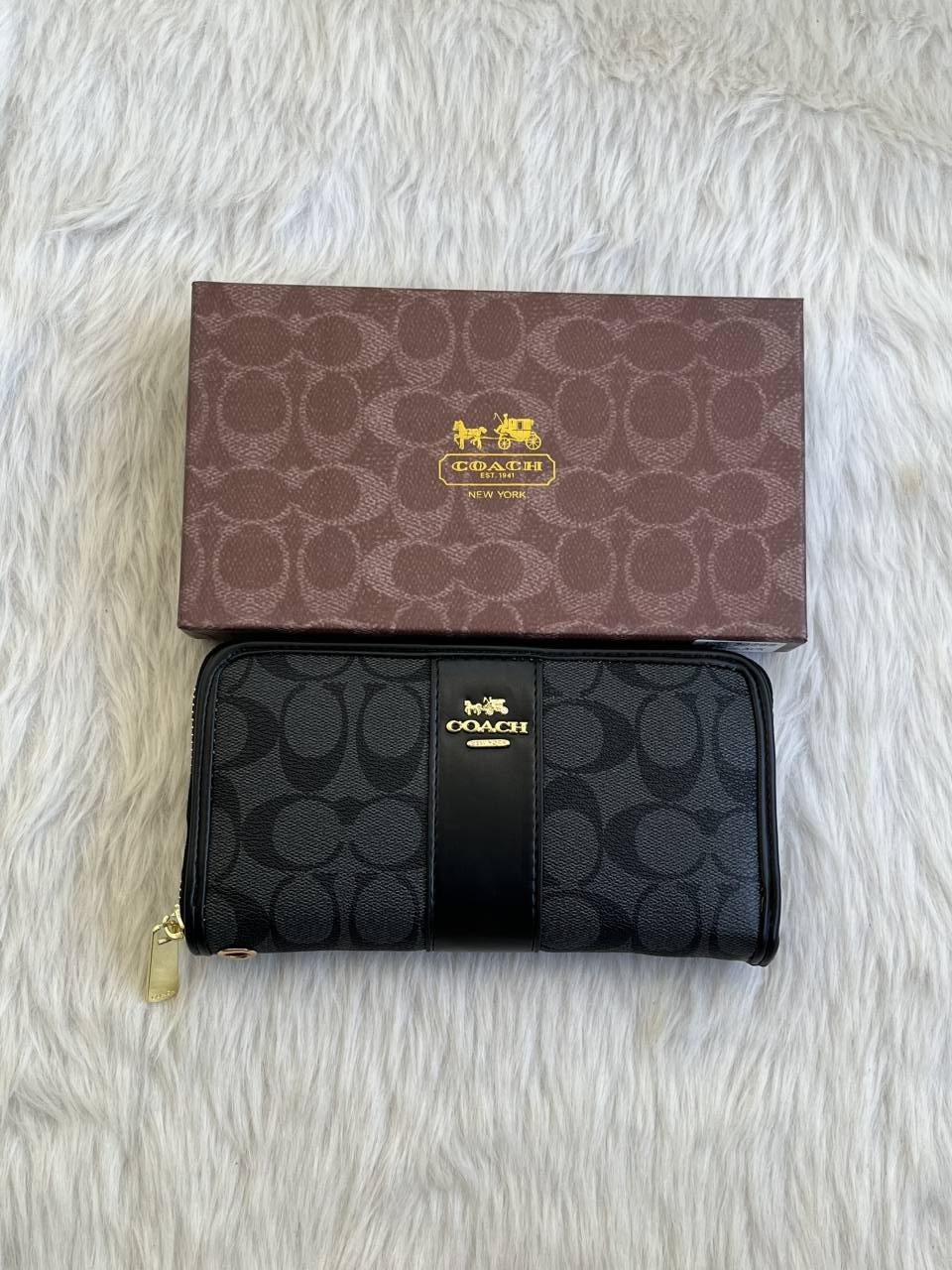 Coacch_127-Blk_Long_Zippy_Wallet_With_OriginalBox
