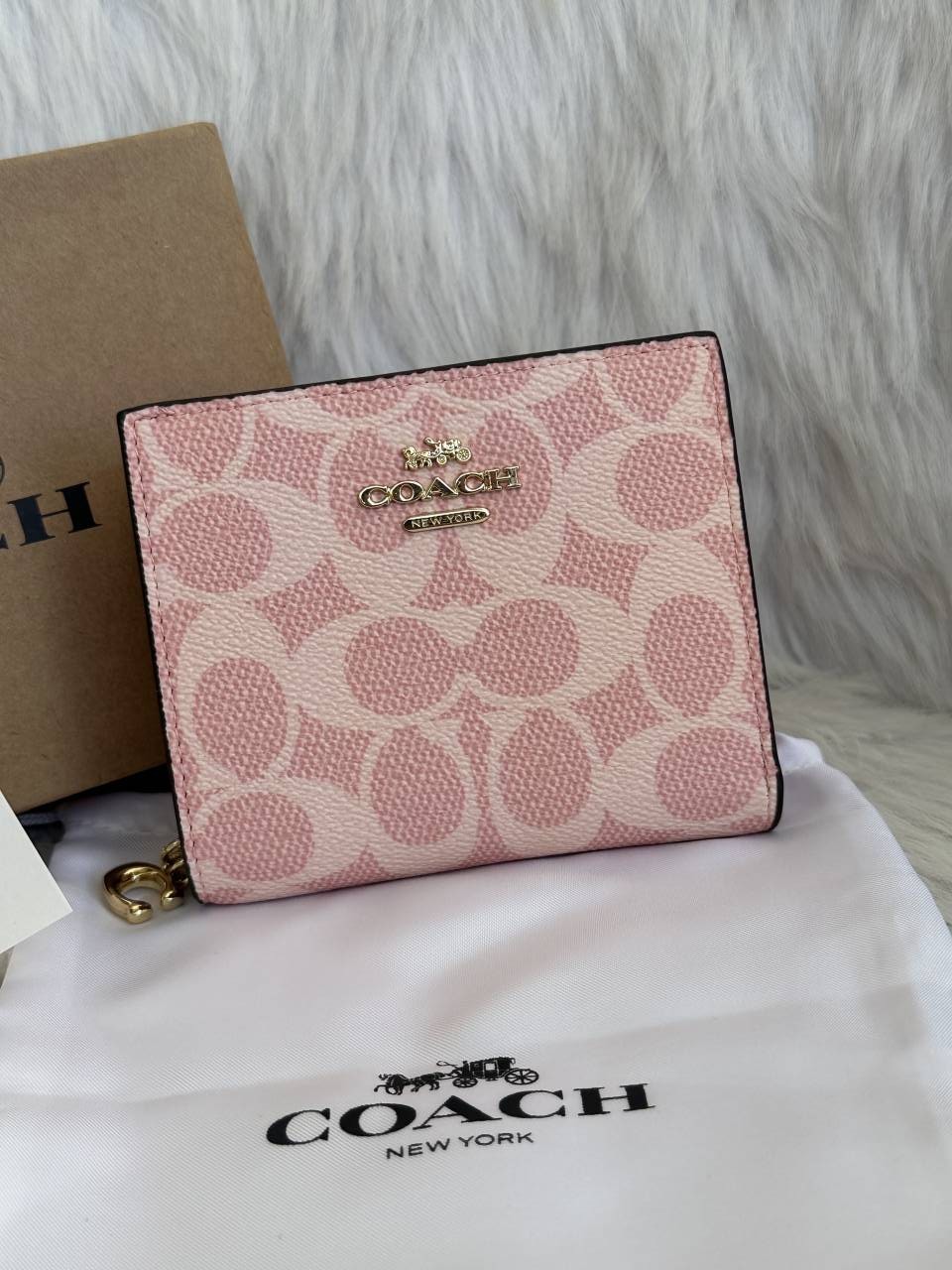Coach_Snap_Wallet_Pink_Edition_Coded_With_OriginalBox_DustCover_Tags