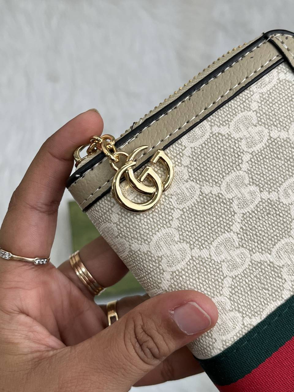 Guchi_90_White-Apricot_Ophidia_Zippy_Wallet_With_Green_Original_Box