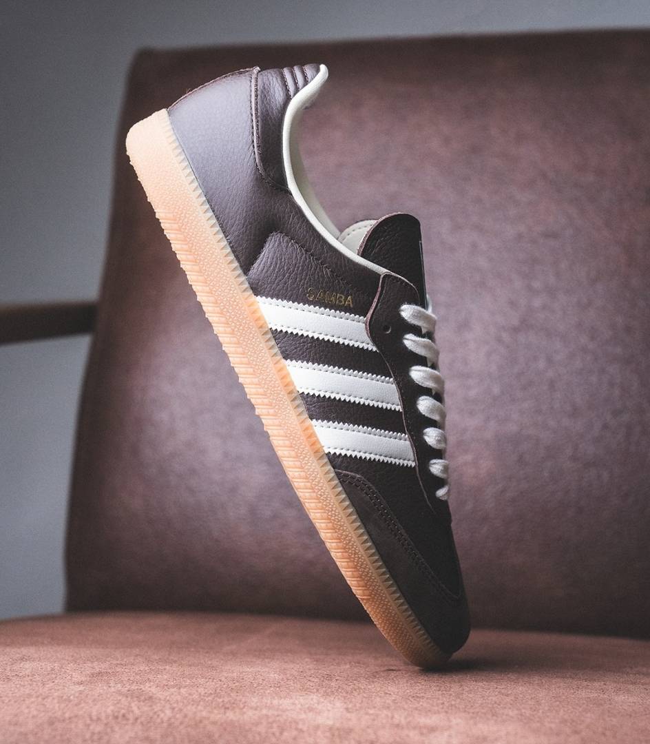 Adiddas Originals Samba OG sneakers in dark brown and white