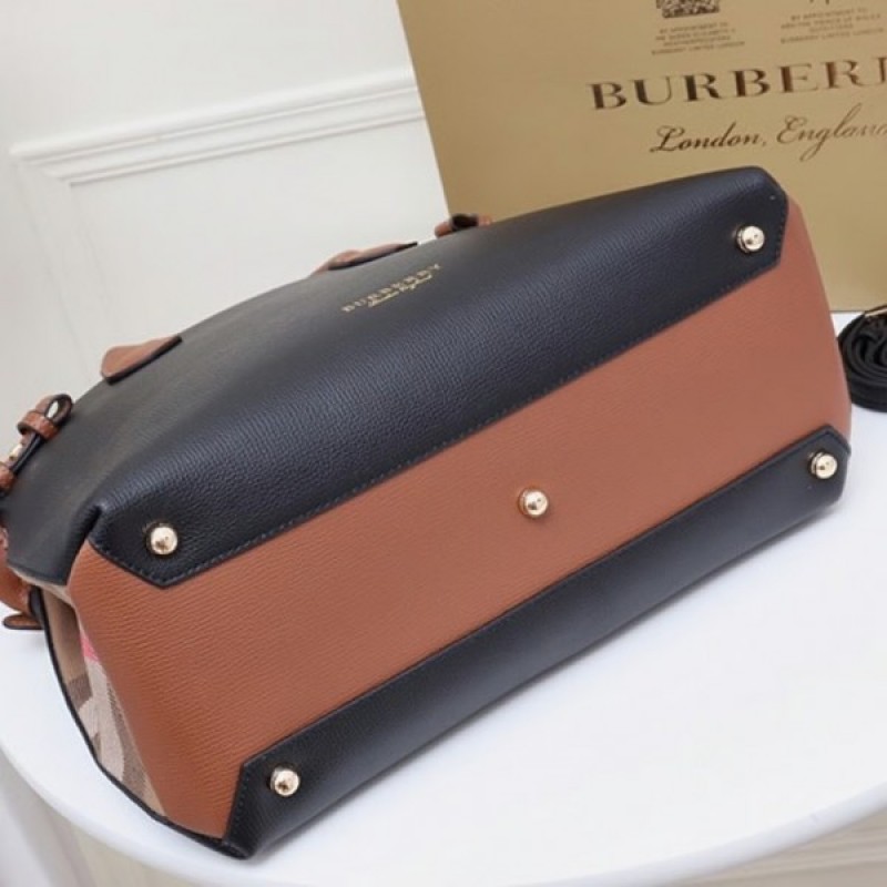 Burbery_Medium_Banner_Handbag_With_Dust_Bag_&_Shoulder_Strap_(Black_Brown-332)