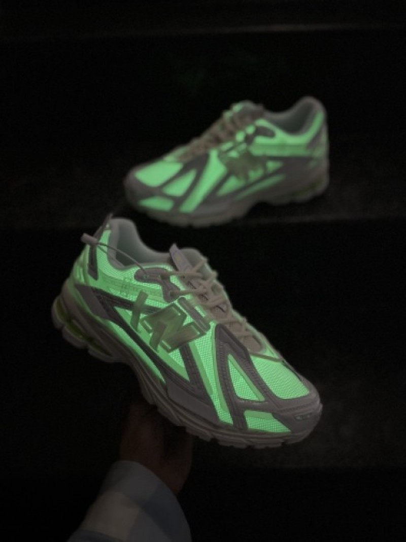 1906d Protection Pack Glow In Dark