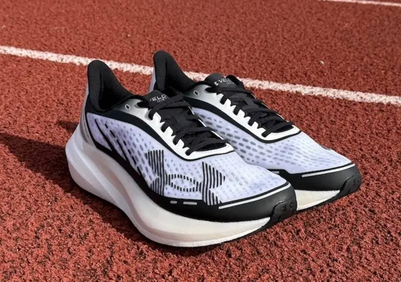 Under Armor Velociti Distance running White