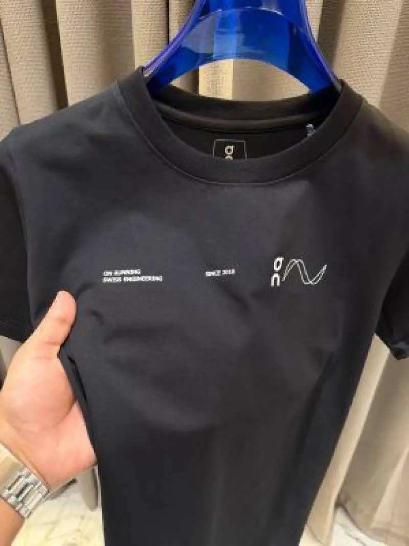 On Cloud Round Neck T-shirt Black - Image 3