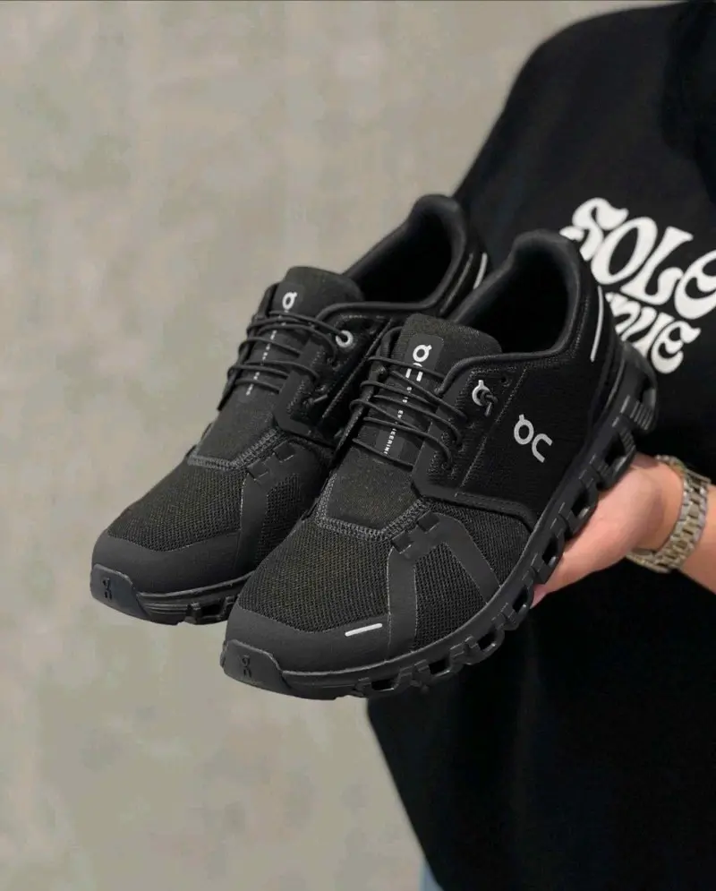 On Running Cloud 6 Waterproof Full Black 1272 - Image 2