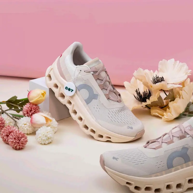 On CLOUDMONSTER WOMEN MOON FAWN - Image 2