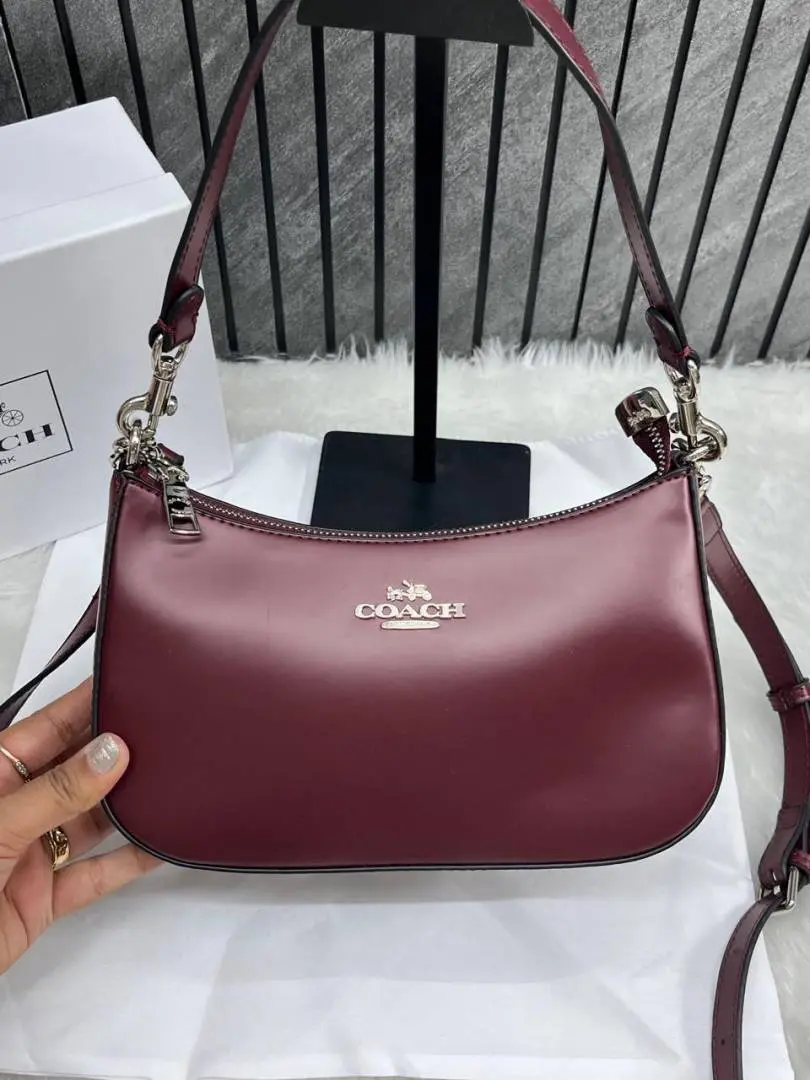 Coach Teri Wine ShoulderBag With OriginalBox DustCober - Image 2