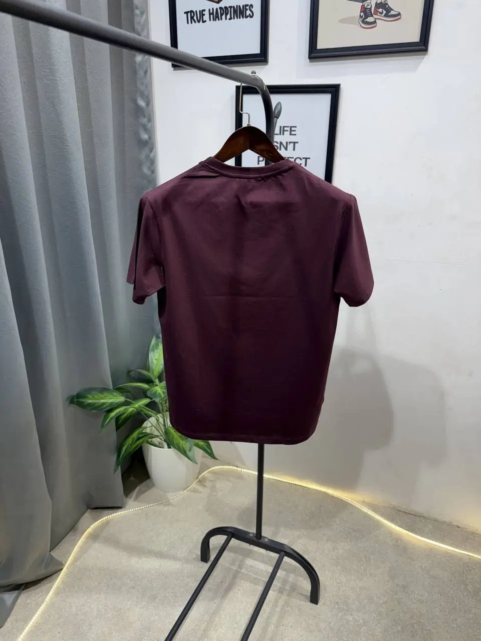 Burberry embroidery logo imported round neck tshirt wine - Image 3
