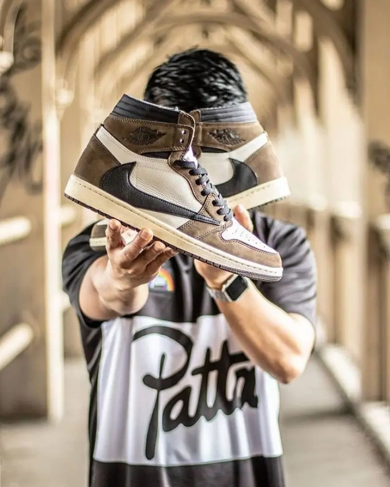 AIR JORDAN 1 X TRAVIS SCOOT HIGH BROWN - Image 3