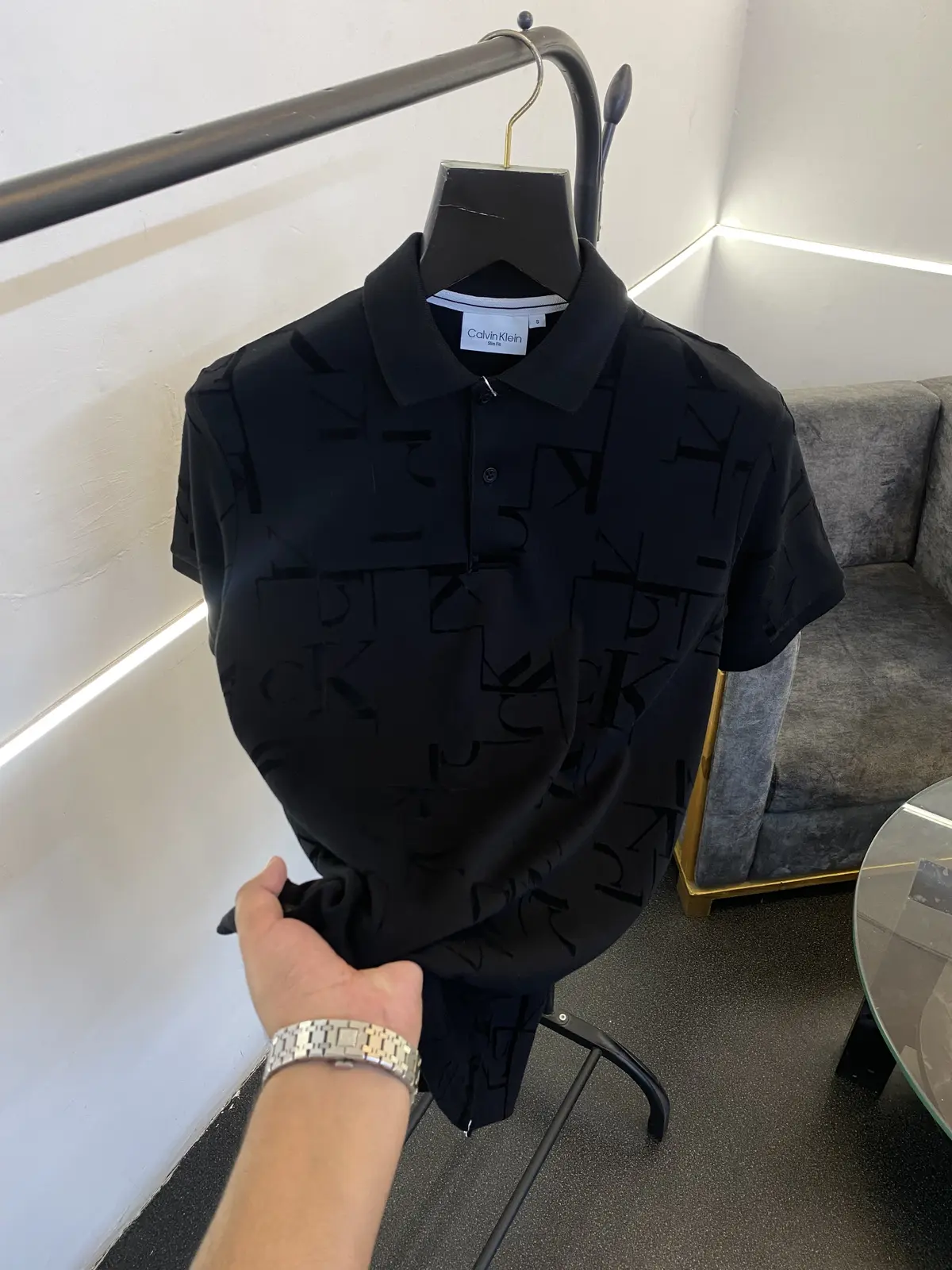 Calvin kline monogram velvet print imported polo tshirt black sale - Image 2