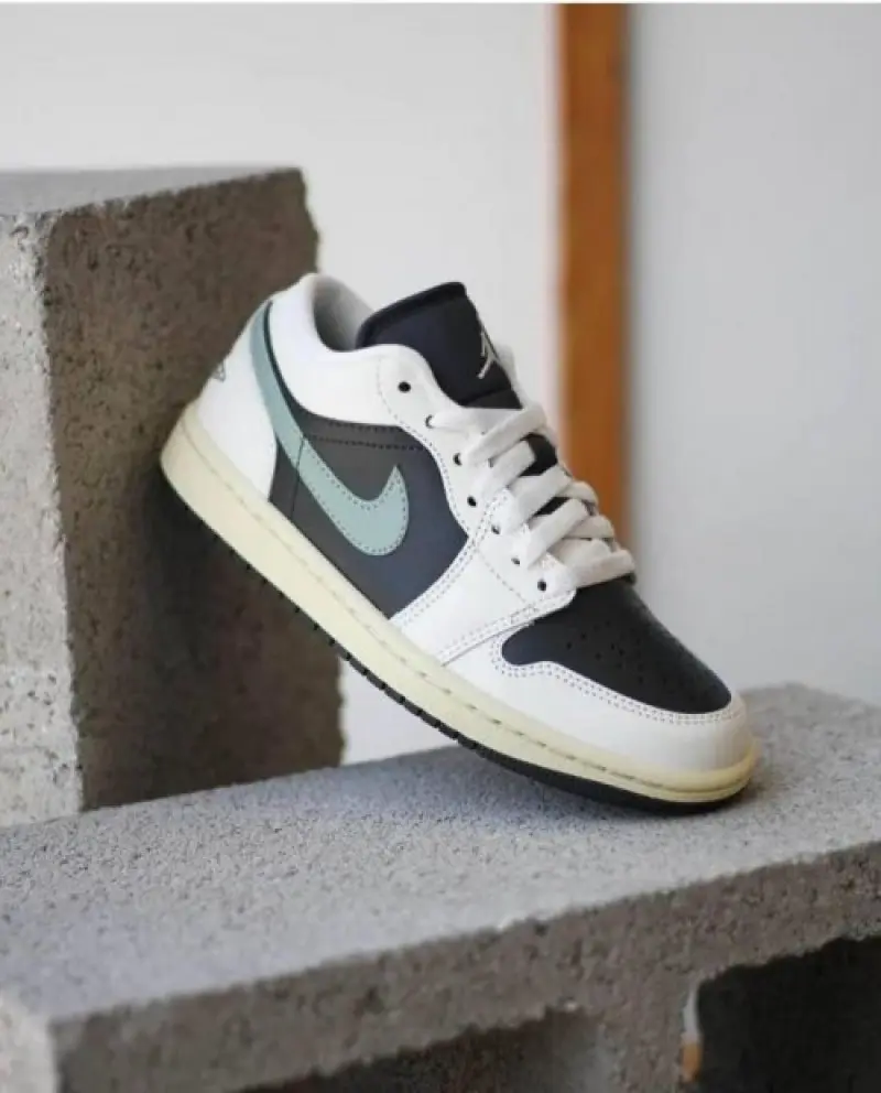 Air Jordan 1 Low Jade Smoke - Image 3