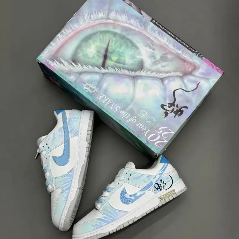 Nike Sb Dunk Dragon White Blue 185 - Image 2