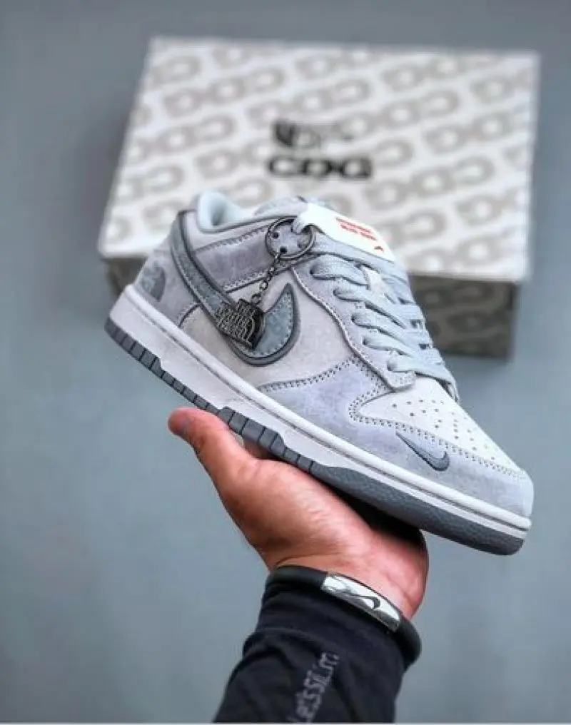 Nike sb dunk low x the north fase - Image 5