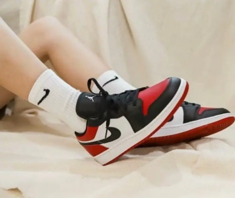 Air Jordan 1 Low Bred Toe Semi Ua - Image 2