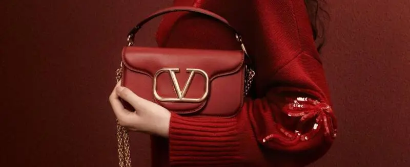 Valentino V Lock Red Small Shoulder Bag With Original Box - Image 4