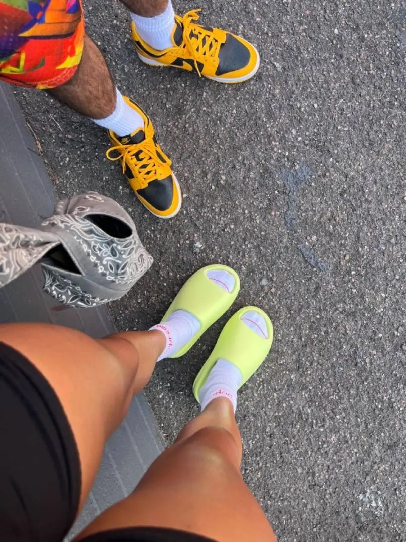 Adidas Yeezy Glow Green Slides For Women With Original Box - Image 5
