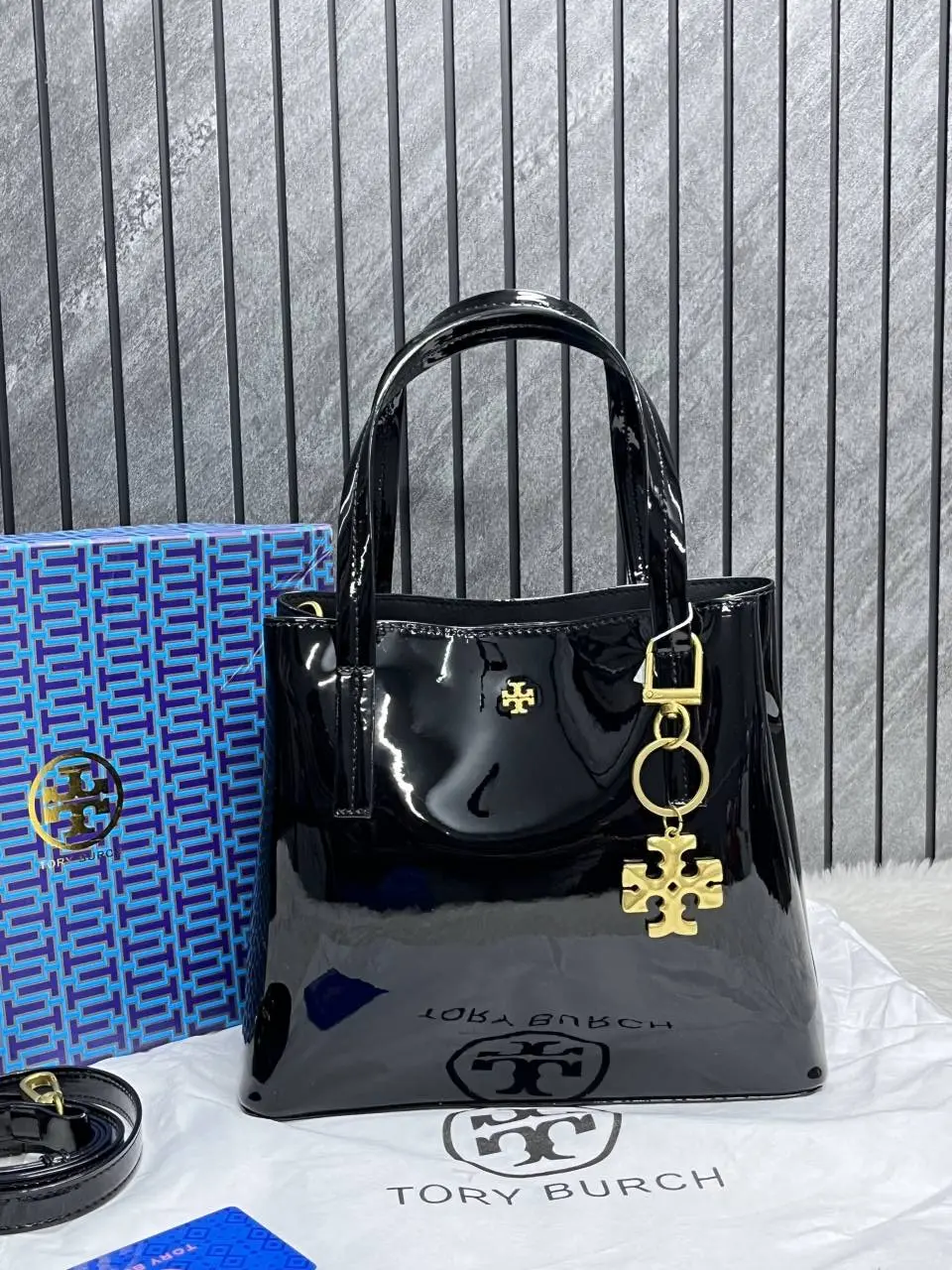 Tori Burch Medium Patent Leather SatchelBag With Charm OriginalBoxPacking - Image 3