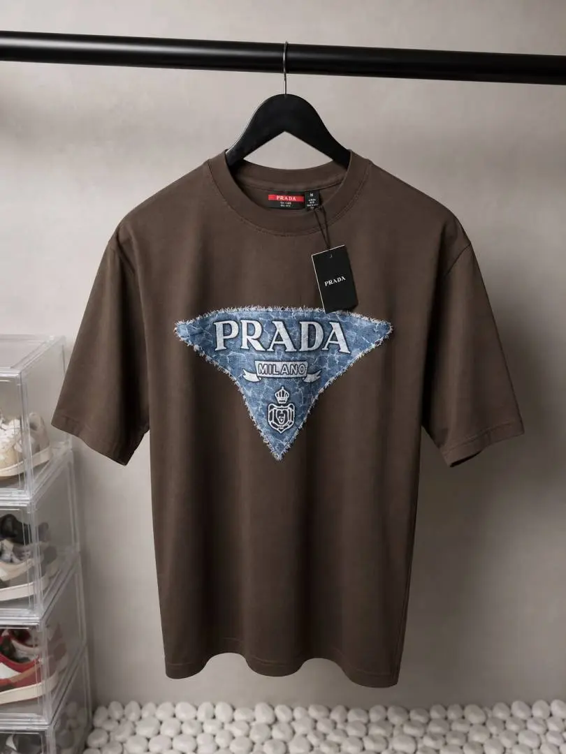 Prada Milano Logo T-Shirt 1181. Sale-offer VS1000