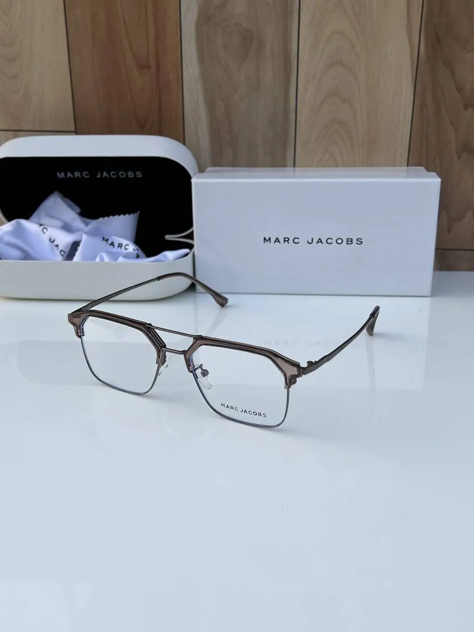 Marc jacobs brown frame