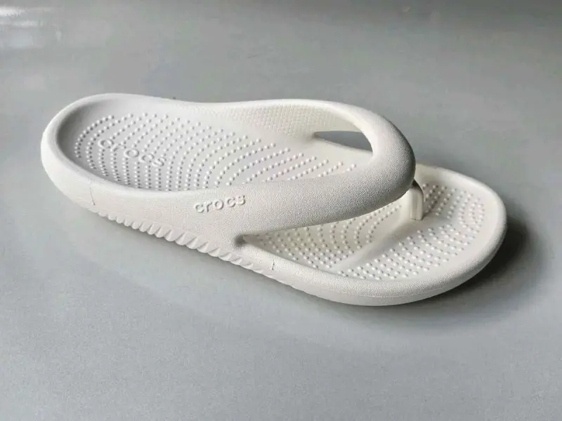 Crocs MELLOW RECOVERY FLIP Flops Whites - Image 2