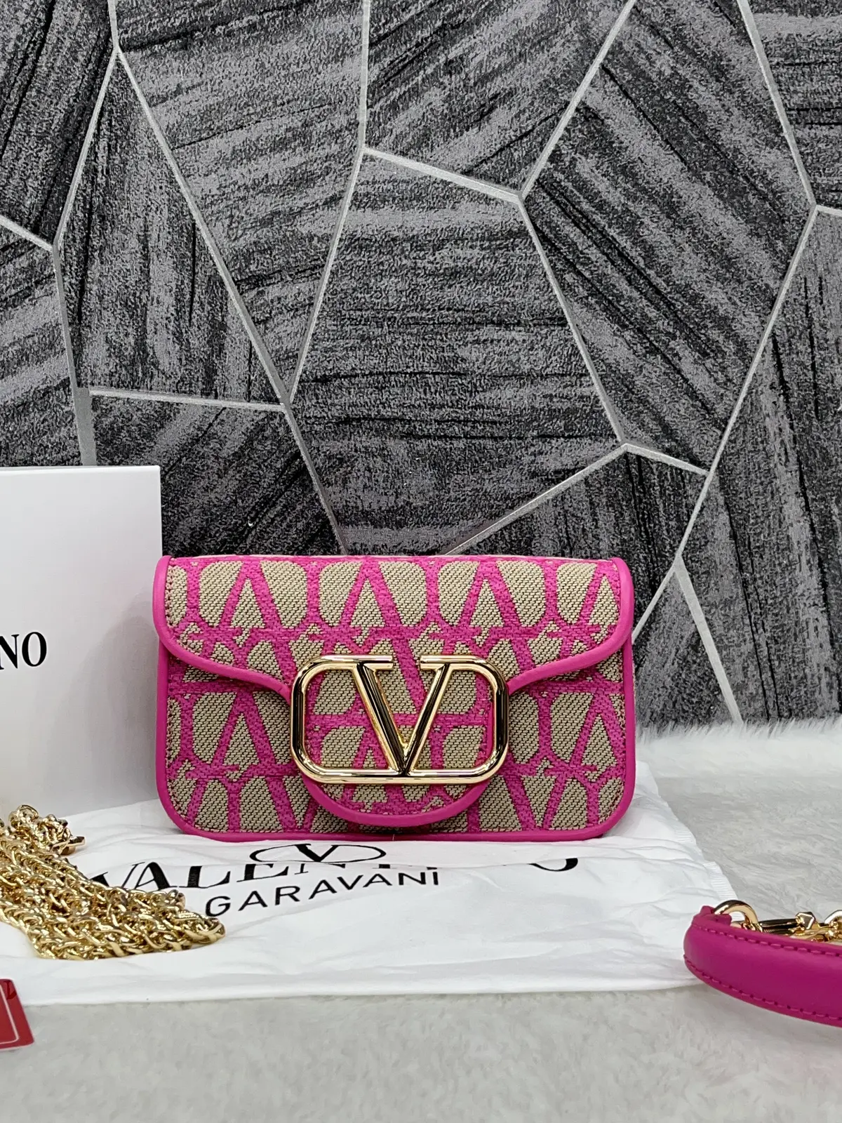 Valentino V Loc Pink Small Shoulder Bag With OriginalBox - Image 2