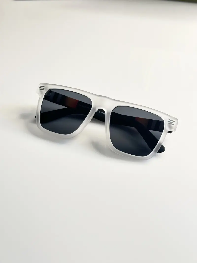 Burberry 4382 Ice Black - Image 3