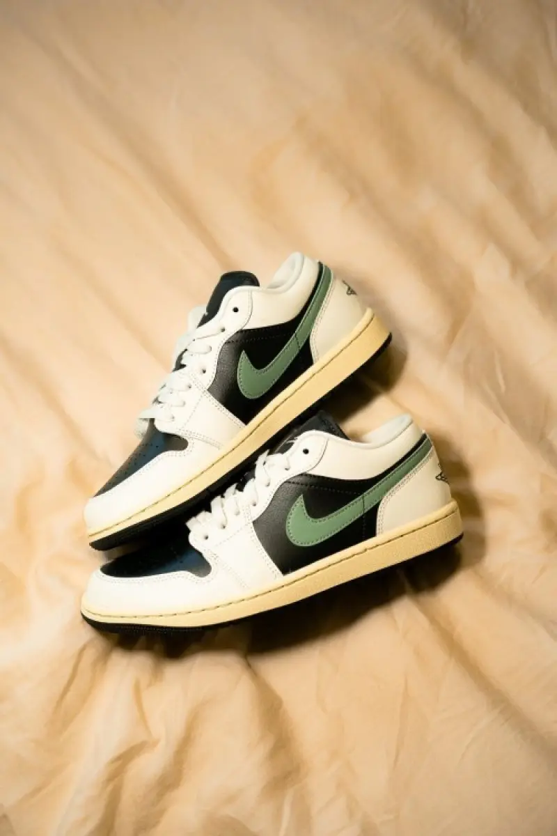Air Jordan 1 Low Jade Smoke - Image 2