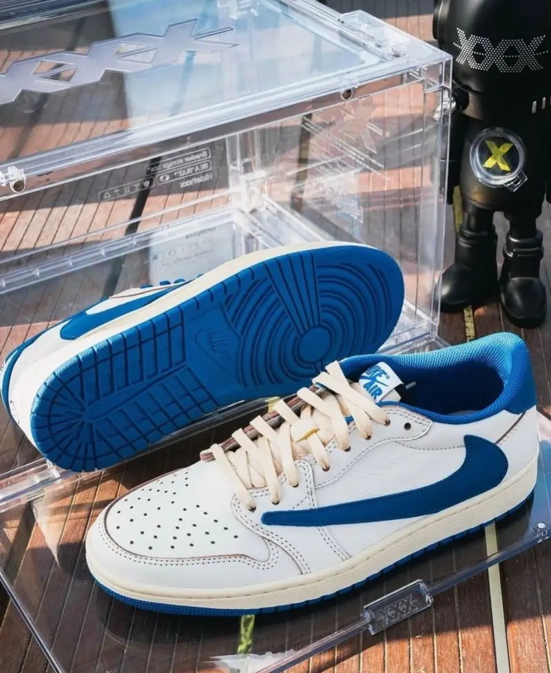 Travis Scott X Nikke Air Jordan 1 Low Fragment Heat Sneakers - Image 4