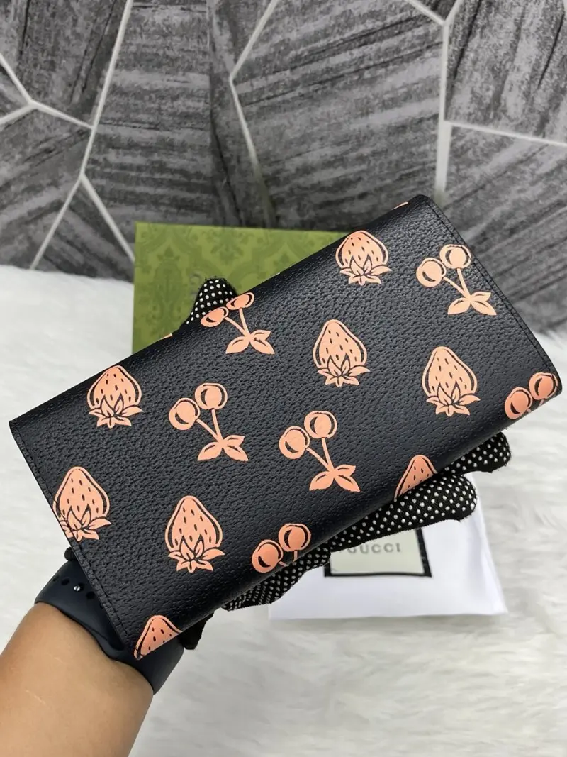 Gucci GG Textured Dollar Berry Print Leather Wallet With OriginalBox DustCover - Image 3